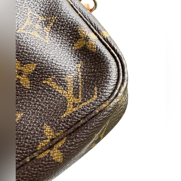 LOUIS VUITTON MONOGRAM POCHETTE ACCESSOIRES HANDBAG - Picture 11 of 15